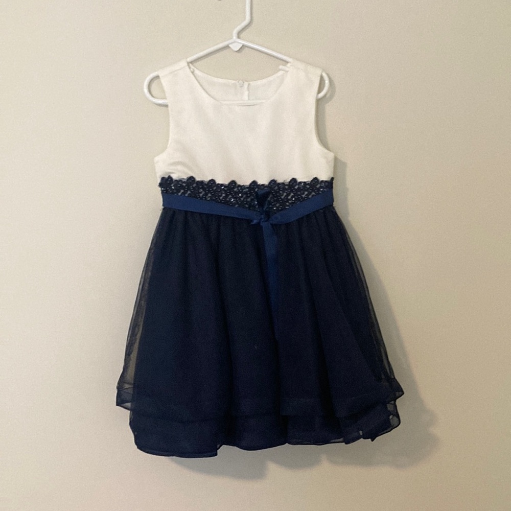 Rare Edition elegant formal dress. Size 5T. Excellent condition.